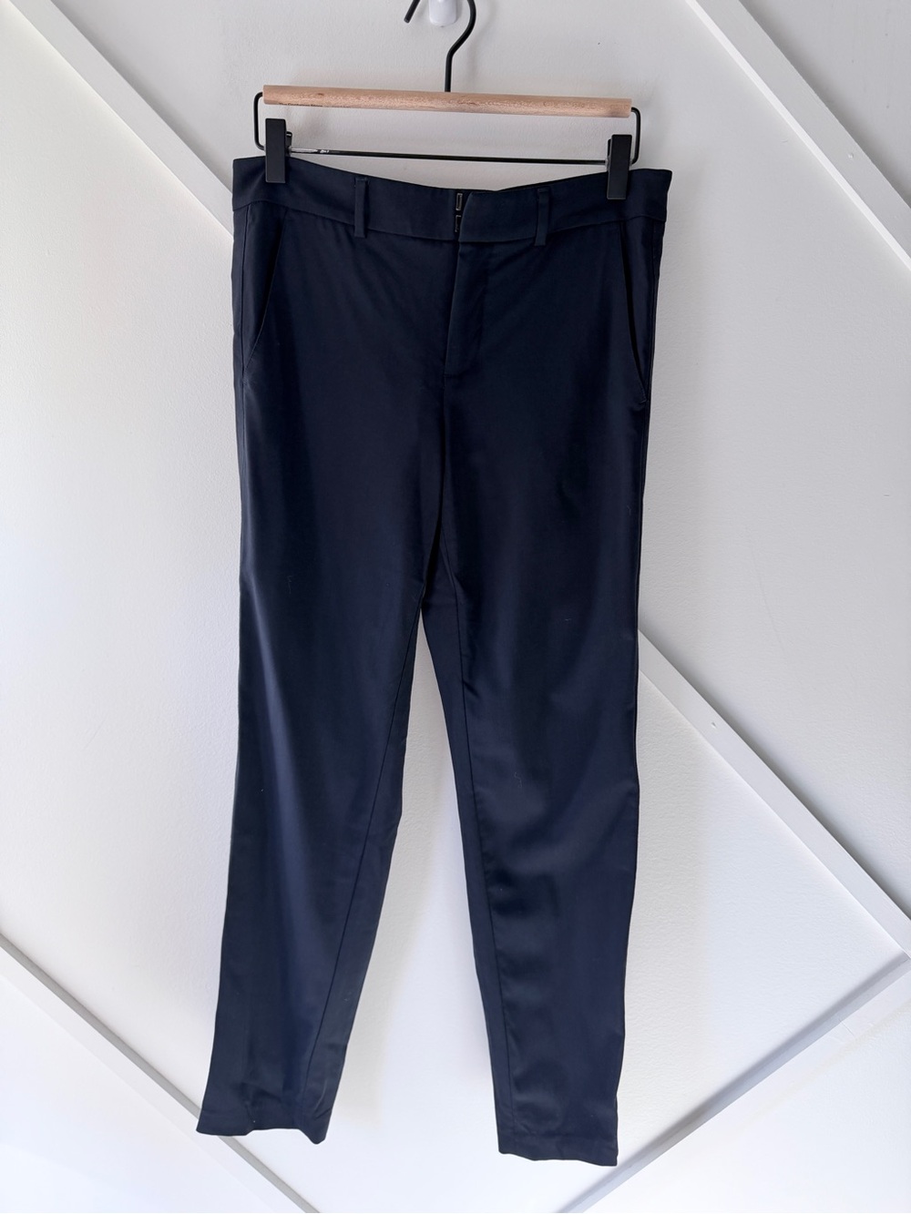 Vince Wool Blend Tailored Pants Navy Slim Ankle Trousers Quiet Luxury Size 4